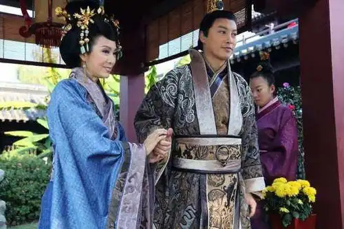 身为阶下囚的越王勾践有一个卧薪尝胆的故事,这究竟是一个怎样的故事