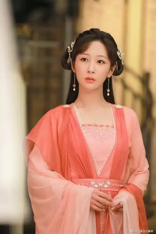 杨紫颜淡六宫格剧照