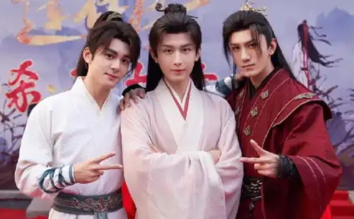 莲花楼杀青官宣阵容,成毅夕阳牵马,陈都灵执剑,演员颜值高