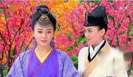 baby阿宝色腮红辣眼,杨幂大红配大绿,于正剧的审美还有救吗