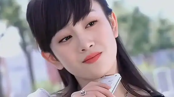 戚薇打卡夏家三千金拍摄地,梦回夏友善,那时的张檬超美还未整容
