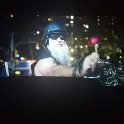 来看唐人街探案2,外国大叔贼帅