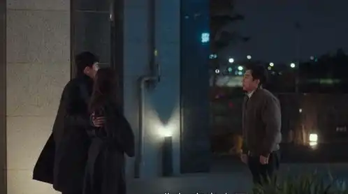 爱的迫降正赫恋爱中的小动作超多喜欢拉手手帮忙擦泪,正赫还是头发
