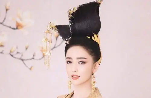 佟丽娅穿古装美若天仙当baby图片曝光后,网友丫丫输惨了