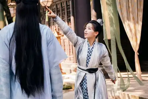 七时吉祥开播大热,丁禹兮表现稳定,杨超越演技进步明显