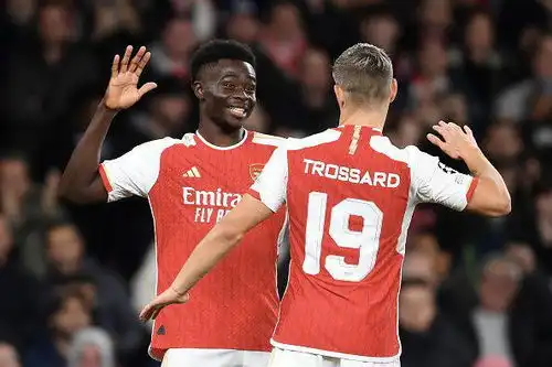 欧冠观察b组第4轮阿森纳距晋级一步之遥,埃因霍温赢球现希望