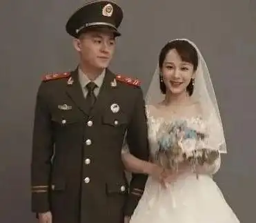 每部戏都得死一回欧豪一手牌打出王炸,八佰票房破5亿
