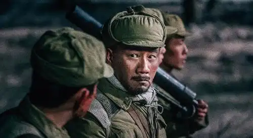 长津湖登顶票房,战狼2发布贺卡,超越吴京的是吴京