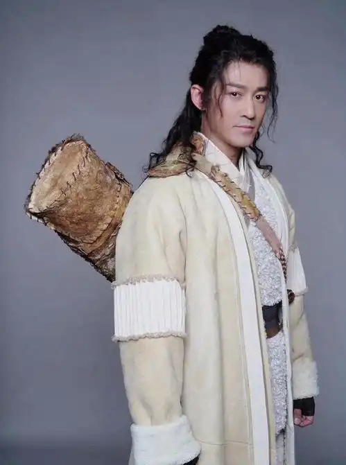 林峯晒电影版倚天屠龙记合照庆祝杀青,感恩台前幕后工作人员