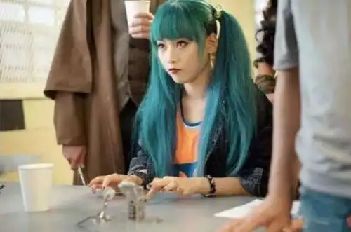 唐人街探案女黑客不够漂亮看到卸妆素颜照,网友女神