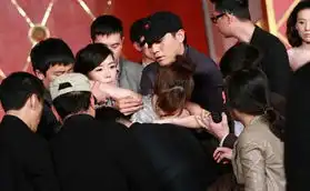 建党伟业概念海报首发叶璇昏倒引发骚动
