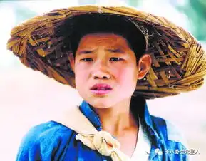 曾经的小兵张嘎长大后成了小沈阳,女友颜值居然比过范冰冰
