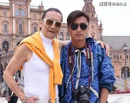 疑似复合,83岁谢贤与34岁女友聚餐后,一同返回谢贤豪宅过夜