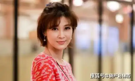 她因出演亮剑而走红,与周一围谈过恋爱,如今要被渐渐遗忘
