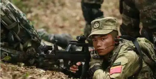 1米5的小个子,却能2次出演战狼,网友真正的特种兵
