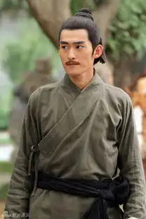 组图等待绽放张翰造型多变玩穿越
