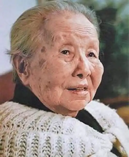 被林徽因张爱玲讽刺,鲁迅也瞧不起她,为何民国文人看不惯冰心