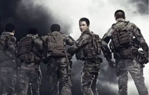 她是吴京师妹红海行动唯一女军人,为了拍戏一年没有生理期