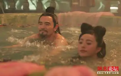 蒋勤勤晒大尺度照片大露酥胸美腿调侃光棍节福利
