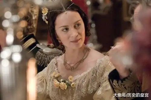 罗马帝国三个女皇一个废子夺位,一个杀侄夺位,一个皇位捡来的
