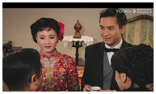 名媛望族钟大少不要把同情当爱情
