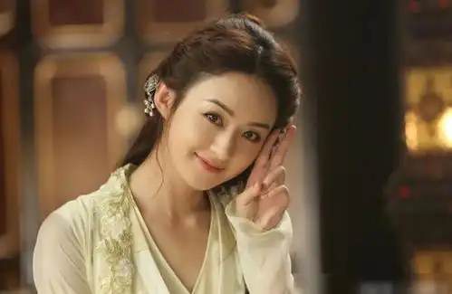 赵丽颖爆出新剧路透照,看这孕妇造型,生图下真实身材瞩目
