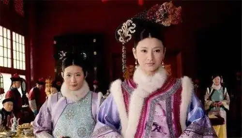 甄嬛传后来的沈眉庄在宫里待久了却变成了初来时的甄嬛