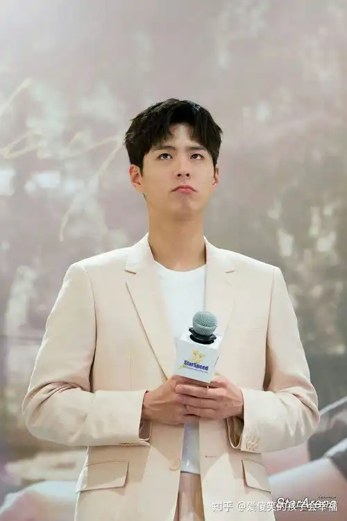 你们有收藏过哪些好看的朴宝剑的高清图影视截图也可以qaq阿泽笑那样最好了