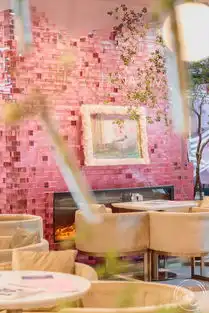 新天地开了家布达佩斯大饭店,连甜点都是世界名画
