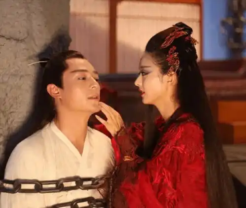 剧中黑化更圈粉的5位演员,赵丽颖成教科书,王俊凯肖战恨不起来
