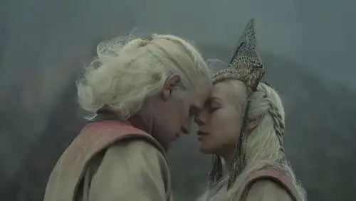 戴蒙成为了观众心中的男神龙之家族制片人我难以理解