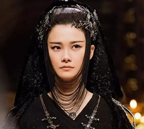 为什么李宇春一直留短发看完她长头发的样子,网友还是短发好
