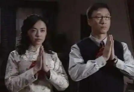 潜伏里为什么翠平把麻将中给余则成,他就知道指的是洪秘书
