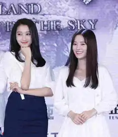 鞠婧祎的颜值越来越高,三年前和关晓彤同框时,像个小跟班儿