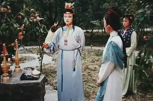 红楼梦里的贾宝玉其实是个超人
