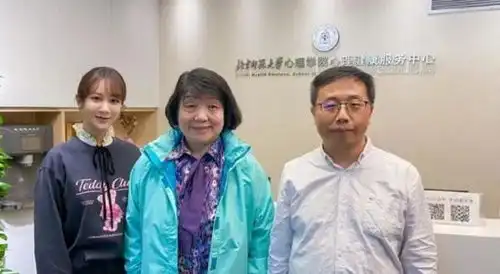 杨紫新剧路透照曝光,整容后遗症传闻不攻自破称不值得大家讨论
