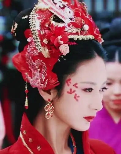 公认古装美人,12年24部剧屡艳压女主,34岁退圈,今过着向往生活