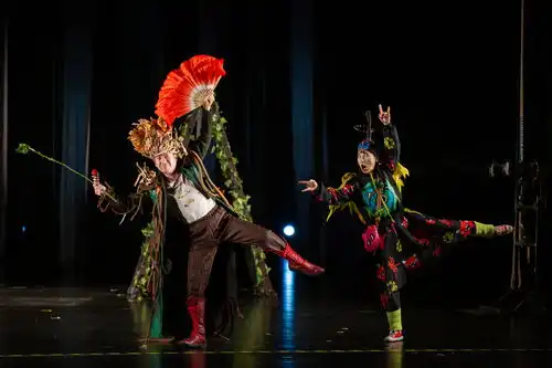 民俗喜剧仲夏夜之梦在滨州保利大剧院成功上演
