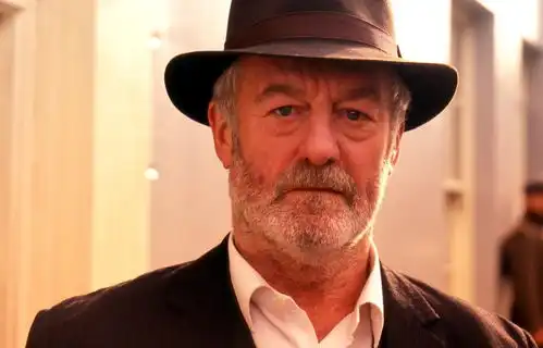 指环王泰坦尼克号男星伯纳德希尔去世