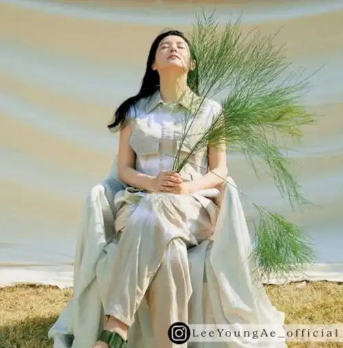 李英爱10岁龙凤胎终于曝光,身材高挑继承妈妈斯文气质
