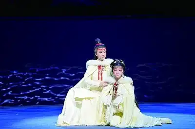 以青春视角磁吸年轻观众江苏南京打造越剧金陵三部曲
