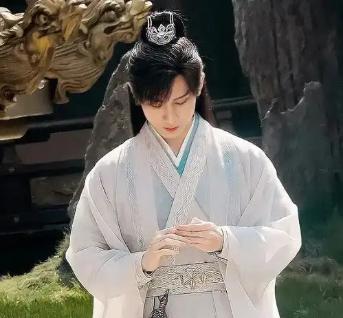 杨洋成毅新剧造型曝光,两人发型如出一辙,杨洋靠气质取胜
