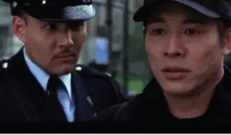 吊打成这样也能越狱李连杰第一次在好莱坞演主角就这么厉害
