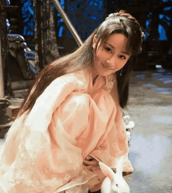 秦俊杰因杨紫性格提出分手,看小猴紫庞大男闺蜜天团如何回应
