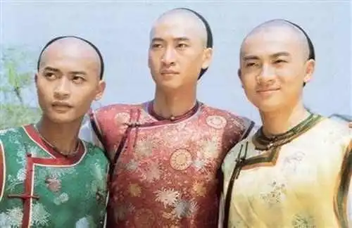 尔泰陈志朋回应,有人故意想搞他,但这头上绿油油的该怎么解释