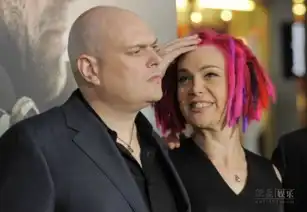 丹麦女孩feel黑客帝国导演兄弟双双变性成姐妹