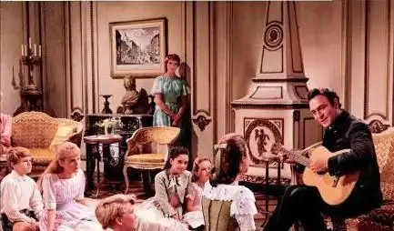 经典之作音乐之声,一场跨越阶级的爱恋和纯真的童年
