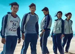 何不趁着年少,约一波荒唐