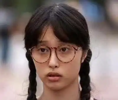 嫦娥,因为一张照片已经不见了,现在她很乐意教她的丈夫和儿子
