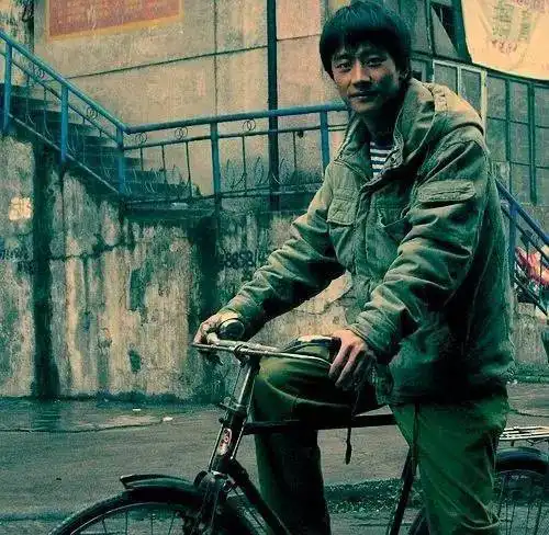 first青年电影展公布年度一号人物,00后的他当选了